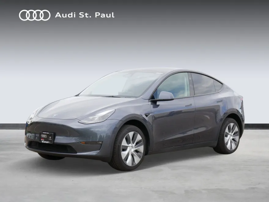 2023 Tesla Model Y Long Range photo 1