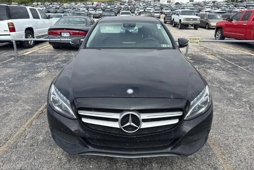 2016 Mercedes Benz C 300 Luxury photo 1