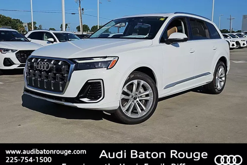 2025 Audi Q7 45 Premium Plus photo 1