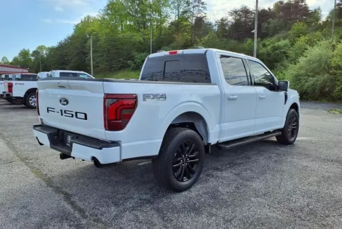 2025 Ford F-150 Lariat photo 3