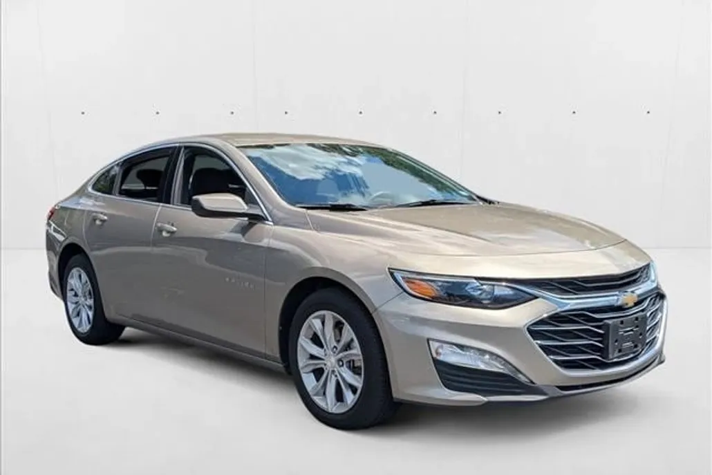 2024 Chevrolet Malibu 1LT photo 1