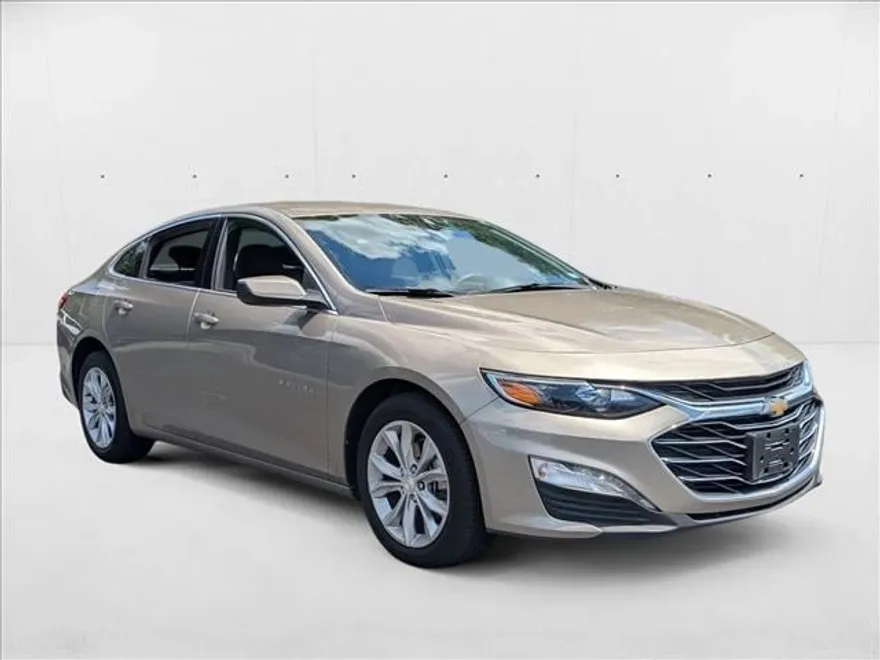 2024 Chevrolet Malibu 1LT photo 1