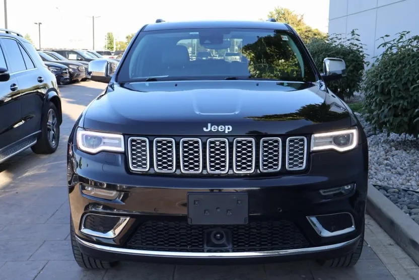 2019 Jeep Grand Cherokee Summit photo 1