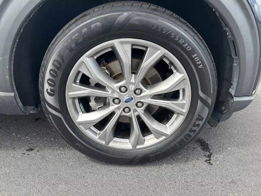2022 Ford Explorer Limited photo 1