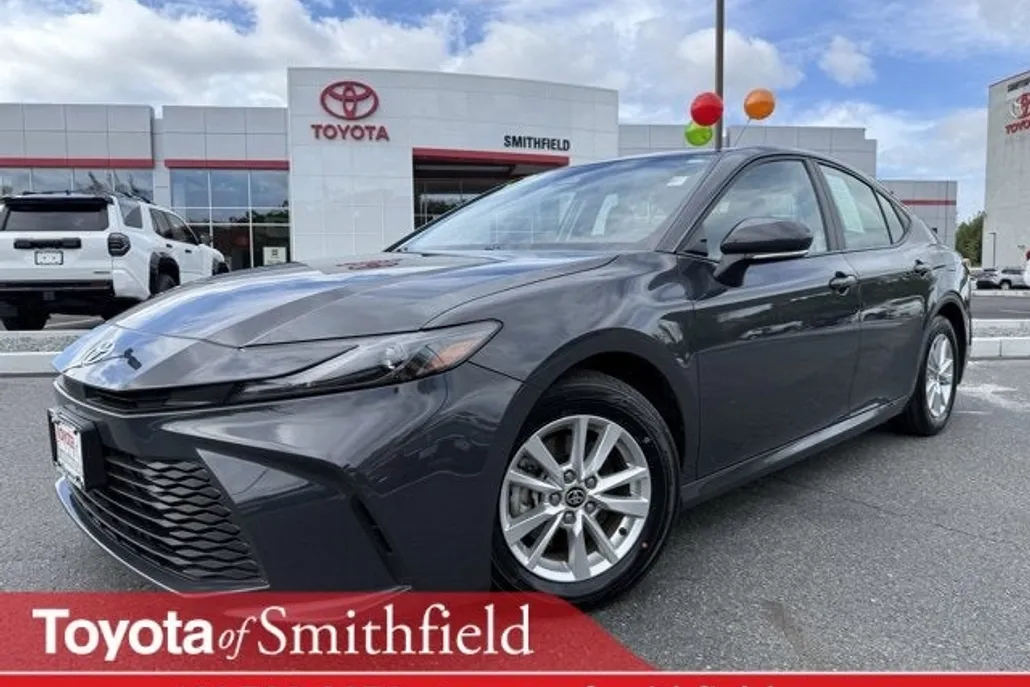2025 Toyota Camry LE photo 1