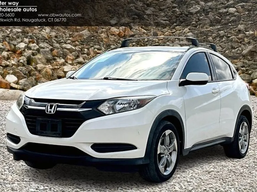 2017 Honda HR-V LX photo 1