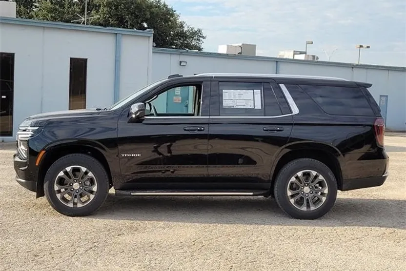 2026 Chevrolet Tahoe LS photo 1