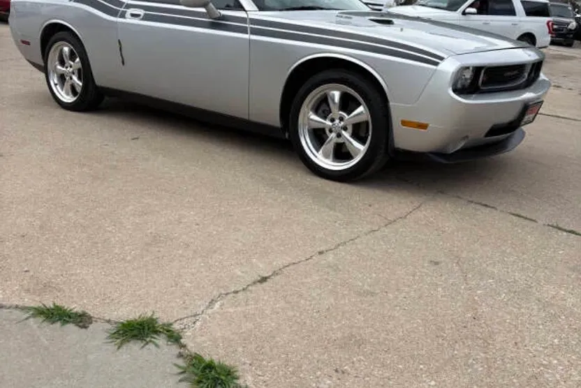 2010 Dodge Challenger R/T photo 1