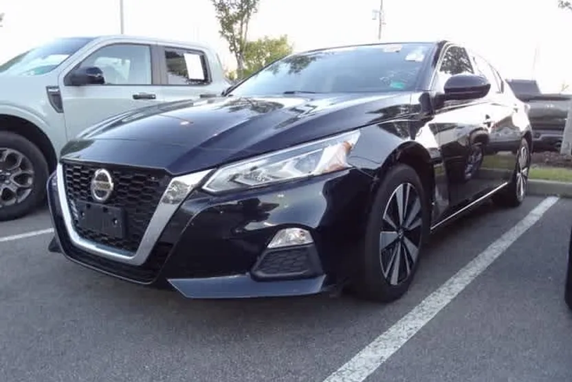 2022 Nissan Altima 2.5 SV photo 1