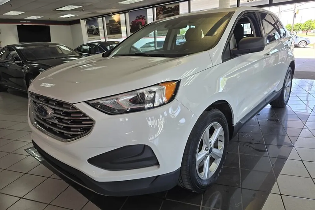 2019 Ford Edge SE photo 1