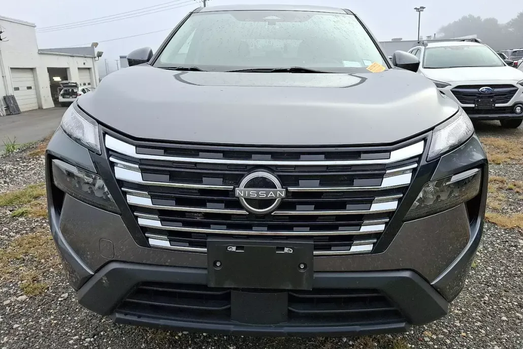 2024 Nissan Rogue SV AWD photo 1