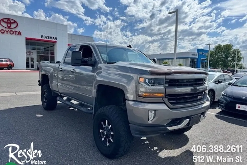 2017 Chevrolet Silverado 1500 LT photo 1