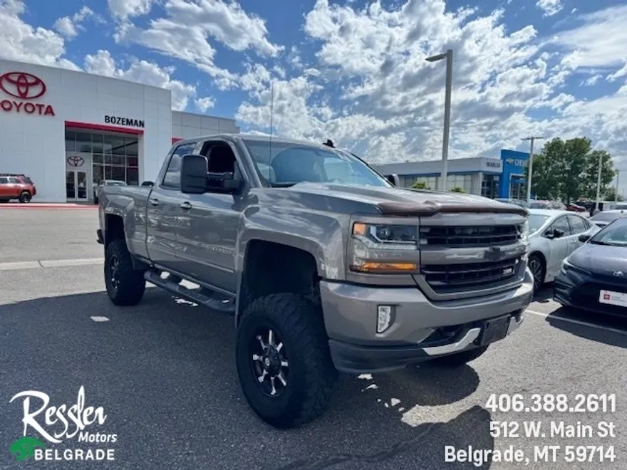 2017 Chevrolet Silverado 1500 LT photo 1