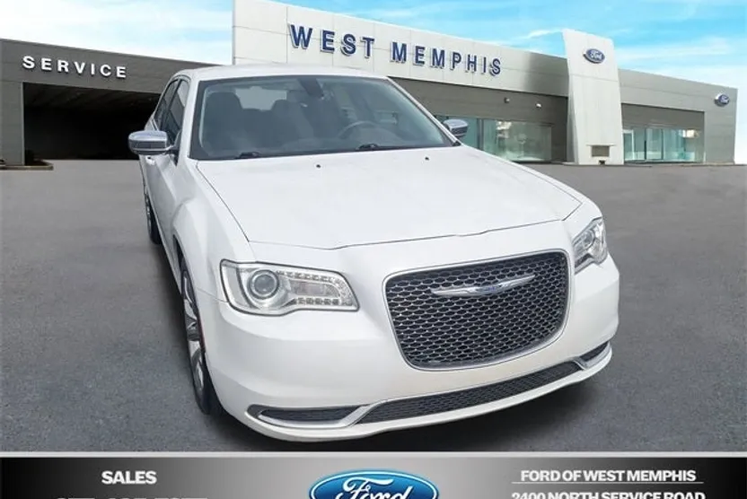 2019 Chrysler 300 Touring Limited photo 1