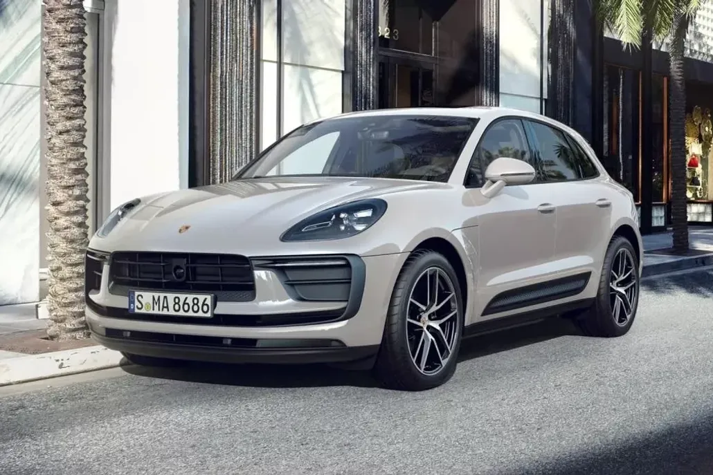 2025 Porsche Macan T photo 1