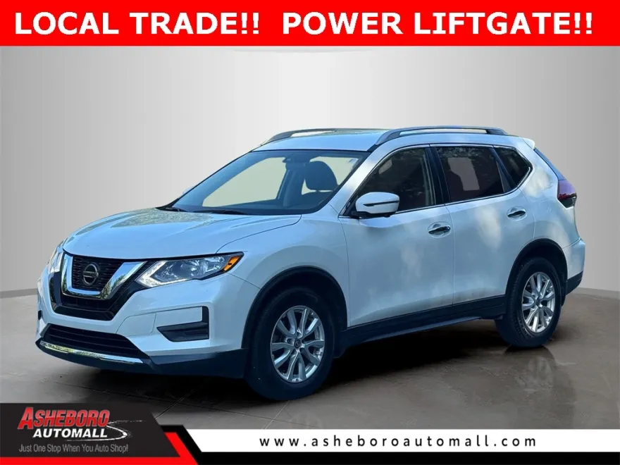 2018 Nissan Rogue SV photo 1