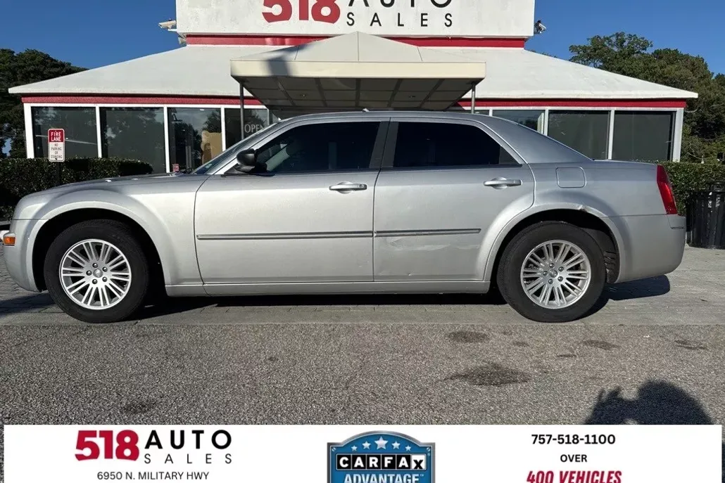 2009 Chrysler 300 Touring photo 1