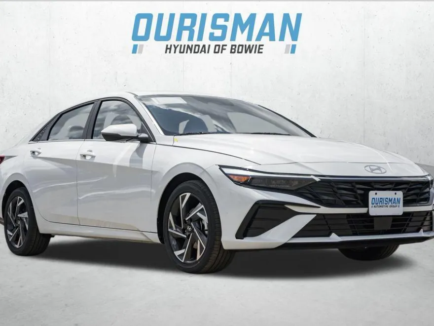 2025 Hyundai Elantra Limited photo 1