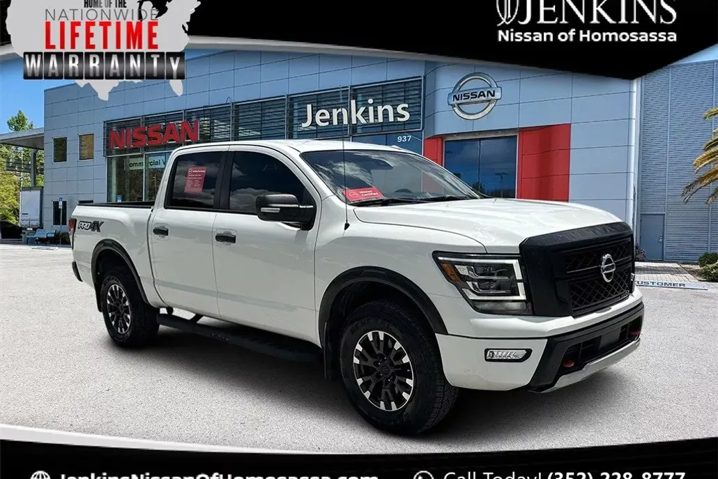 2020 Nissan Titan PRO-4X photo 1