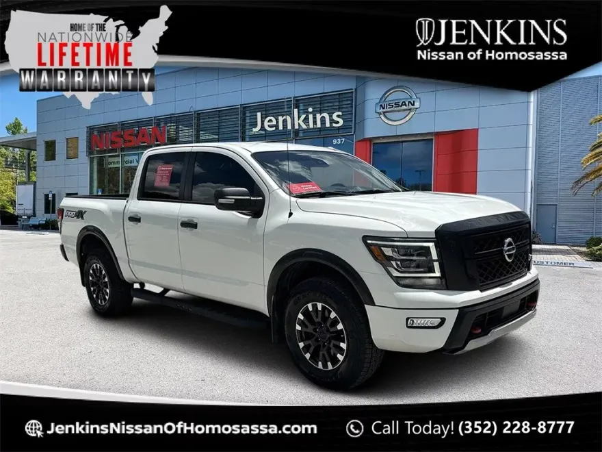 2020 Nissan Titan PRO-4X photo 1
