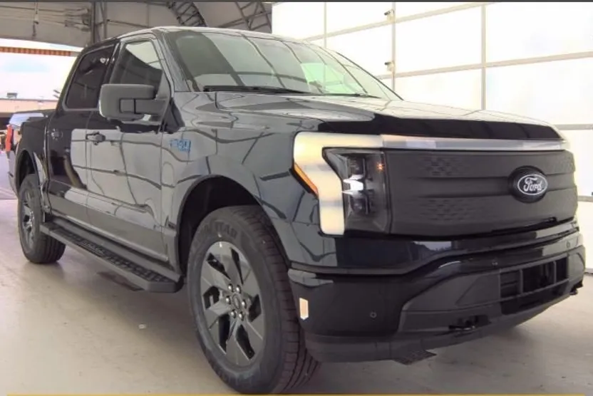 2024 Ford F-150 Lightning photo 1