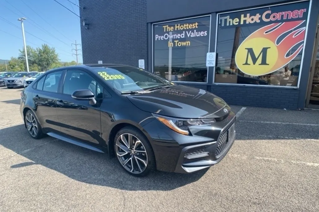2022 Toyota Corolla SE photo 1