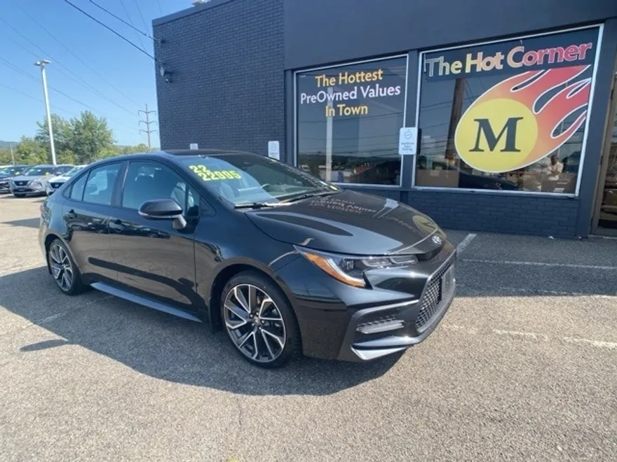 2022 Toyota Corolla SE photo 1