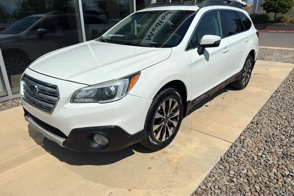 2017 Subaru Outback Limited photo 1