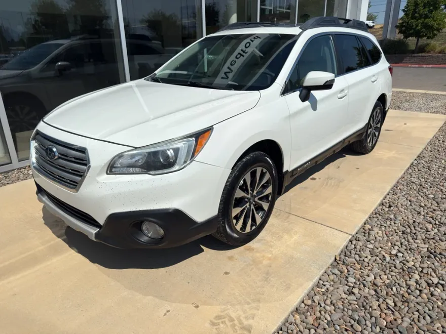 2017 Subaru Outback Limited photo 1