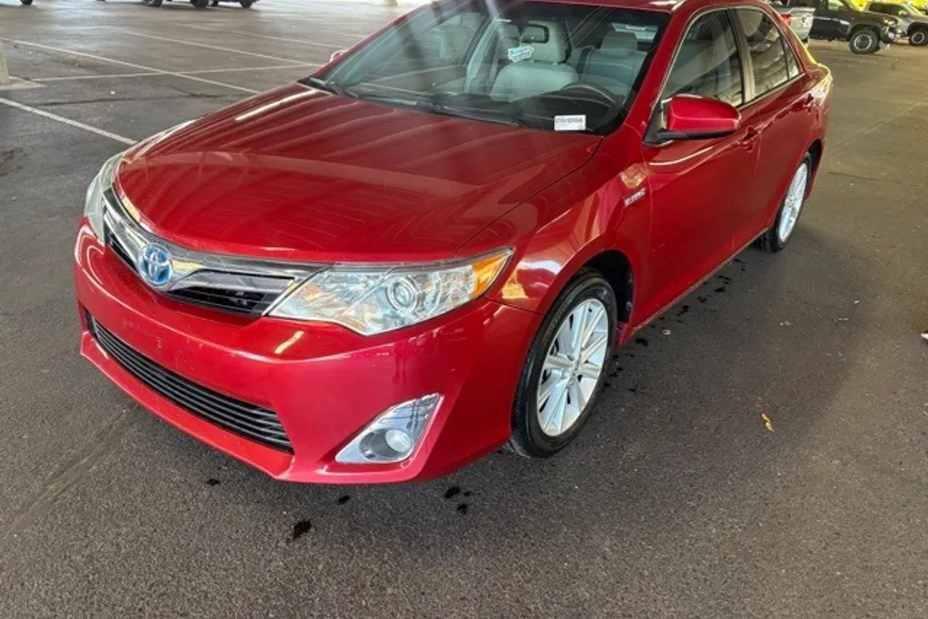 2014 Toyota Camry Hybrid XLE photo 1