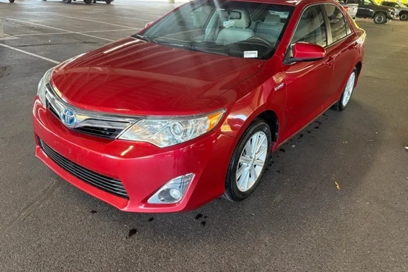 2014 Toyota Camry Hybrid XLE photo 1