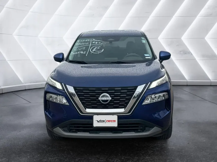 2023 Nissan Rogue SV photo 1