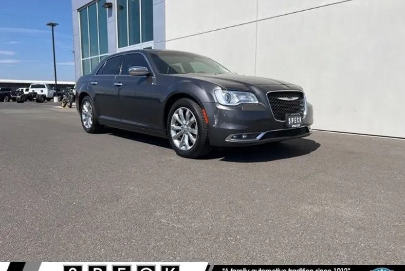 2019 Chrysler 300 Limited photo 1