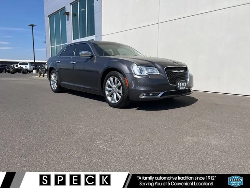2019 Chrysler 300 Limited photo 1