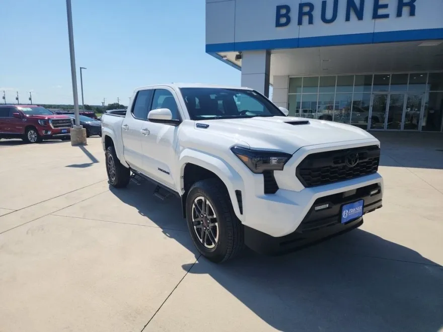 2024 Toyota Tacoma 4x4 TRD Sport photo 1