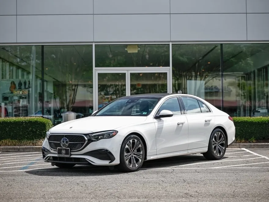 2025 Mercedes Benz E 350 4MATIC photo 1