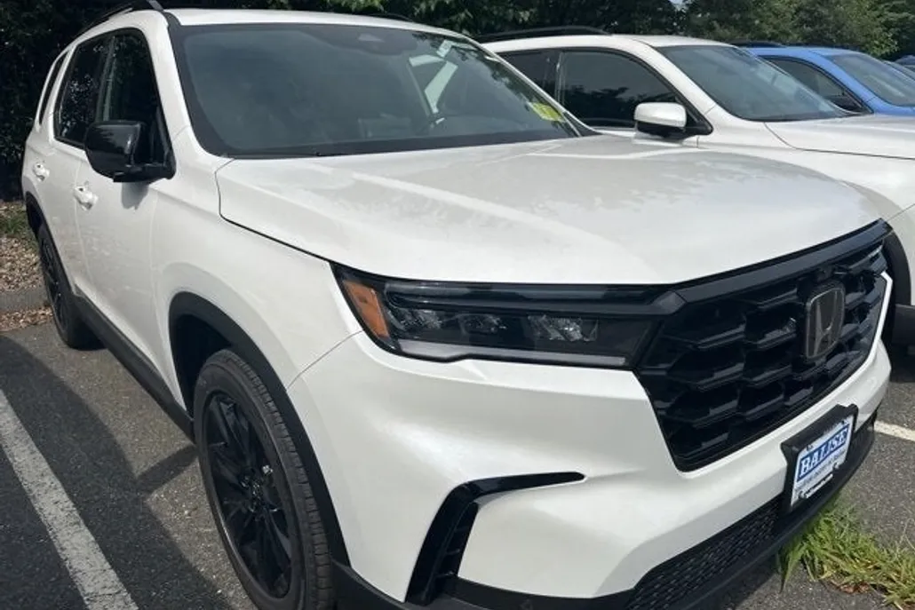 2025 Honda Pilot Black Edition photo 1