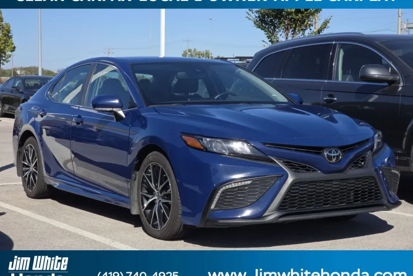 2023 Toyota Camry SE photo 1