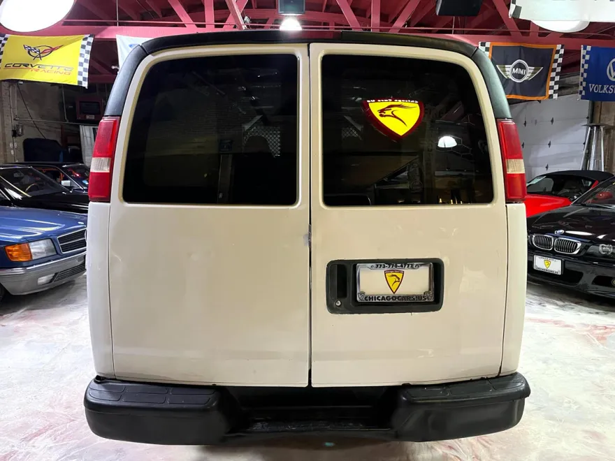2009 Chevrolet Express 2500 Cargo photo 1