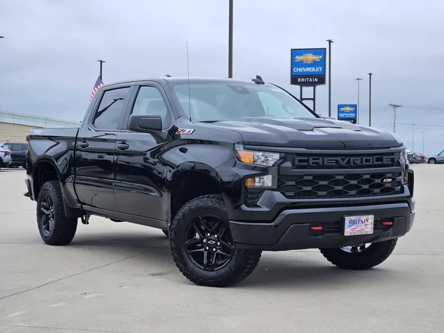 2026 Chevrolet Silverado 1500 Custom Trail Boss photo 1