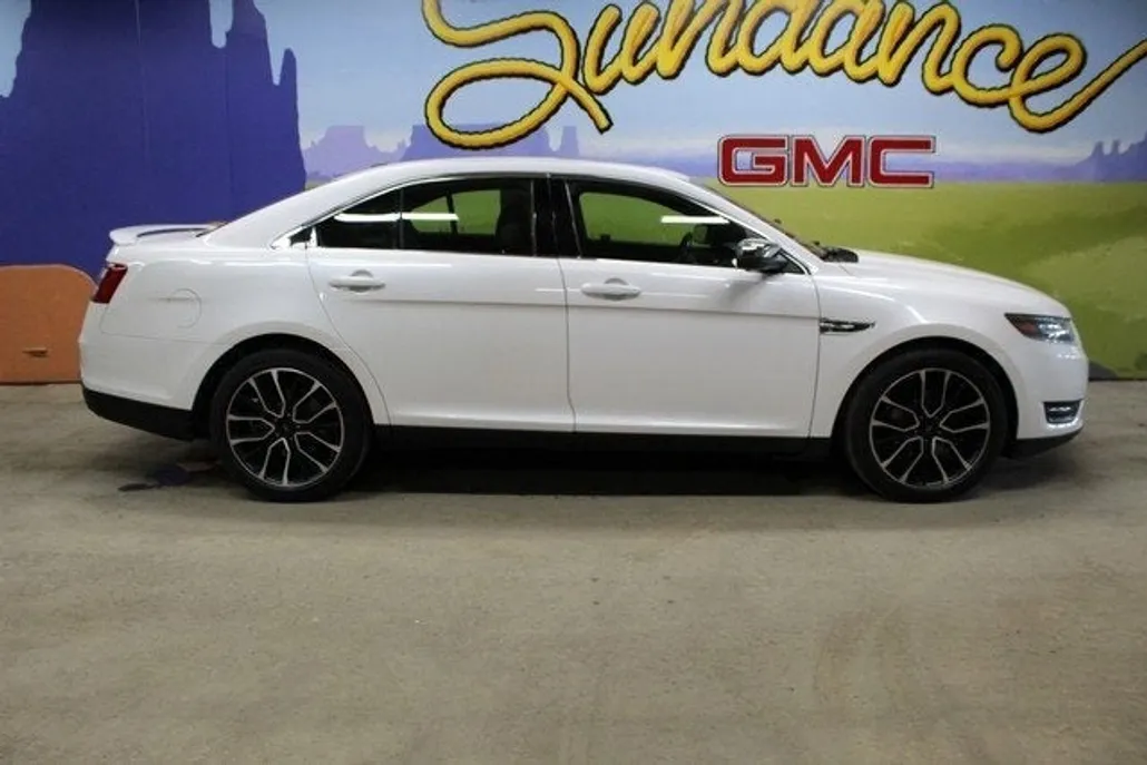 2019 Ford Taurus Limited photo 1