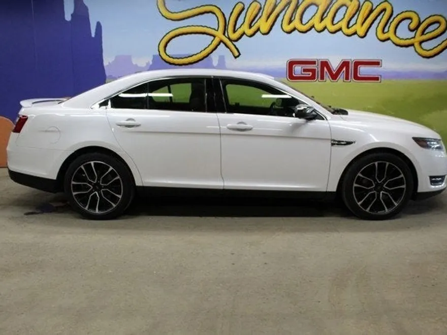 2019 Ford Taurus Limited photo 1