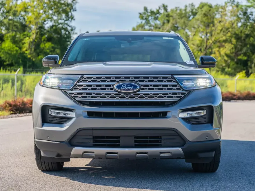 2023 Ford Explorer Limited photo 1