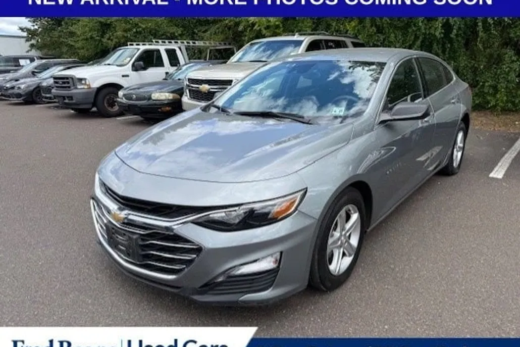 2023 Chevrolet Malibu LS photo 1