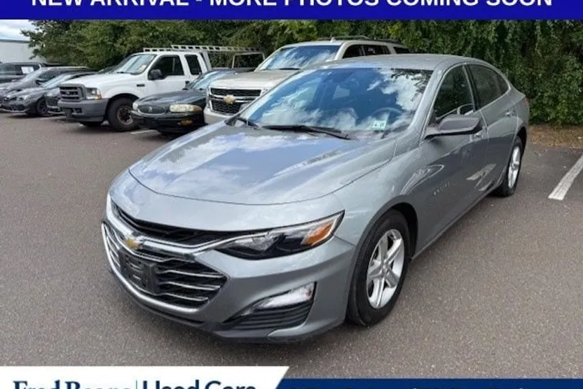 2023 Chevrolet Malibu LS photo 1