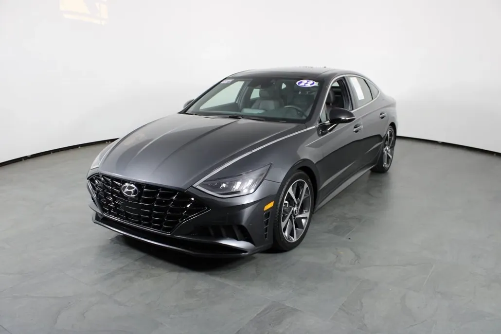 2022 Hyundai Sonata SEL Plus photo 1