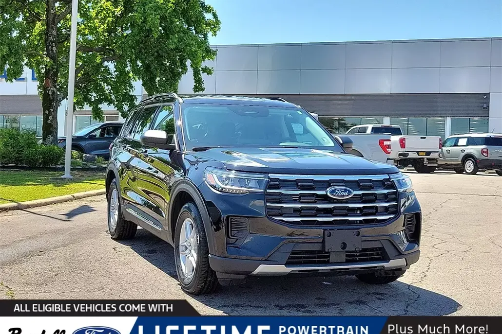 2025 Ford Explorer photo 1
