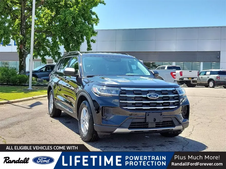 2025 Ford Explorer photo 1