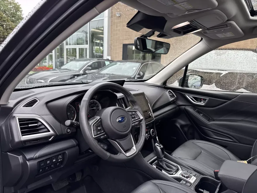 2022 Subaru Forester Touring photo 1