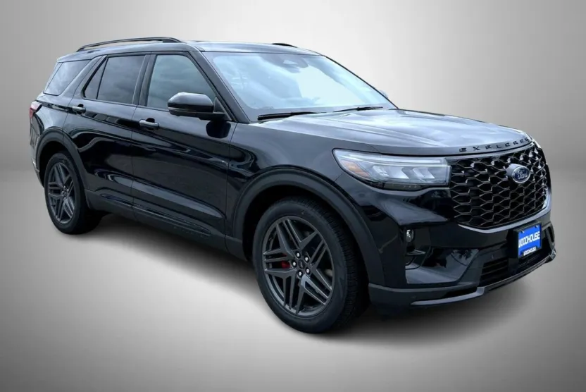 2025 Ford Explorer ST photo 1